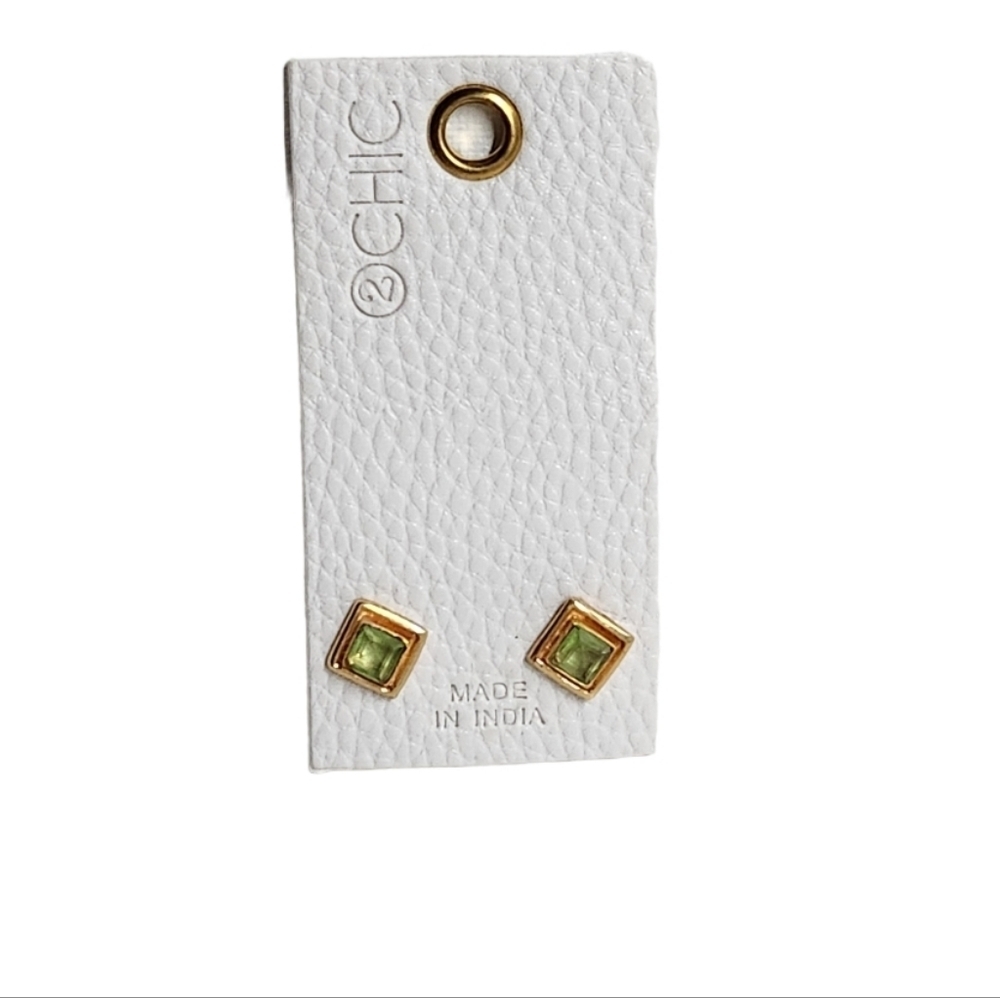 Chic peridot square earring gold green